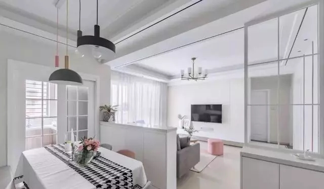 美觀實用的餐邊矮櫃設計案例，儲存（cún）隔斷兩不誤！