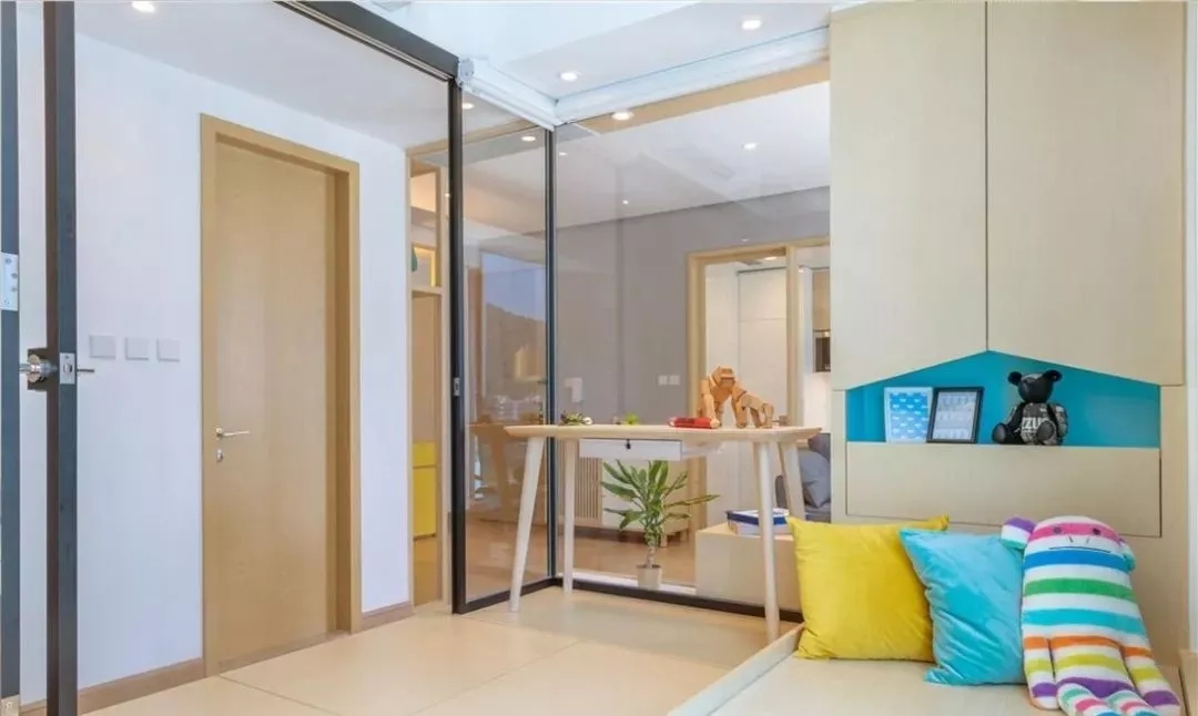 倘若家裏都裝上這些（xiē）櫃子（zǐ），想必能省不少空（kōng）間